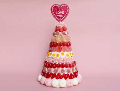 Chez Bogato - Pâtisserie paris - Pièce montée de bonbons Love à commander.
