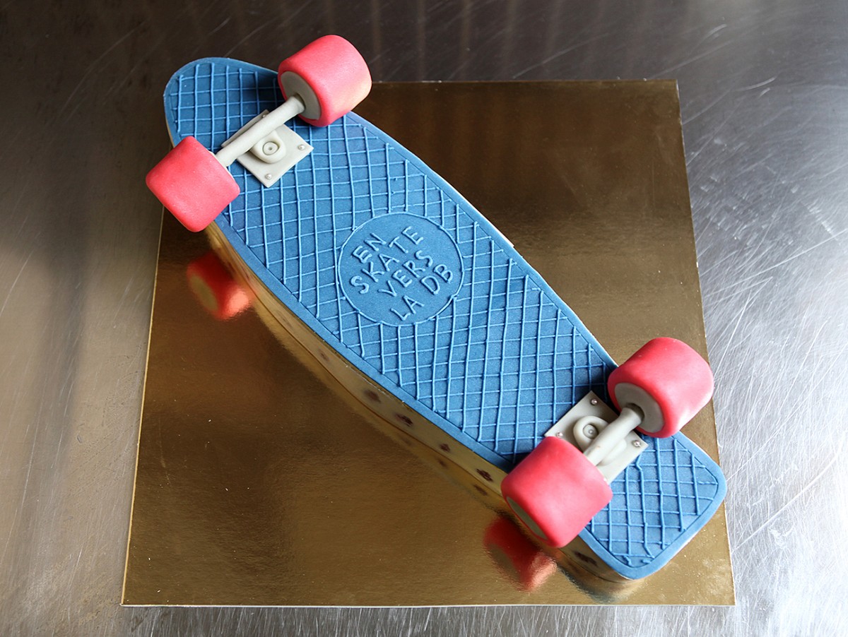 Gâteau Skateboard, Gâteau skate, gâteau à thème pâtisserie Paris.